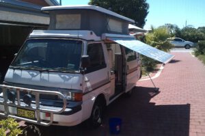 Mazda E2000 pop top awning